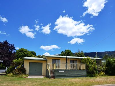 13 Wonnangatta Avenue , Tawonga South