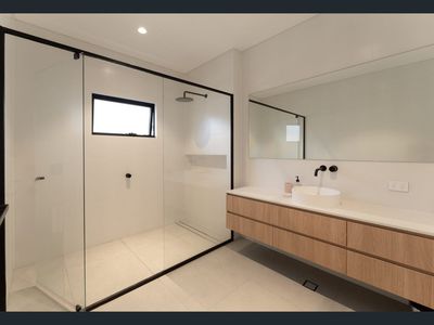 12 Lodge Street, Toowong