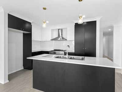 52 Lockheed Hudson Drive, Horsley