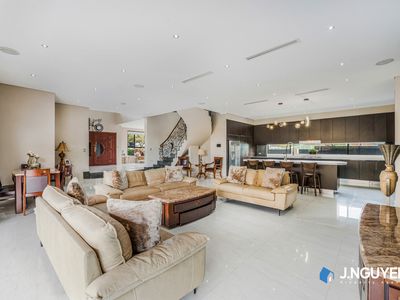 40 Oxford Street, Smithfield