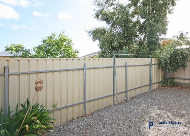 2 / 2 Storey Avenue, Aldinga Beach