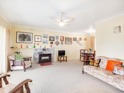 8 Thompson Court, Werribee