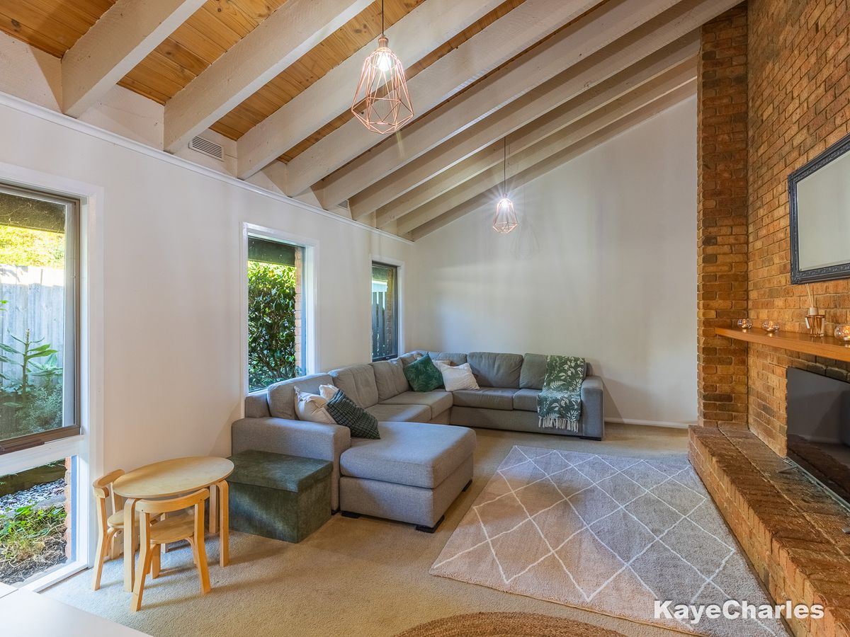 2 Young Street, Beaconsfield Upper
