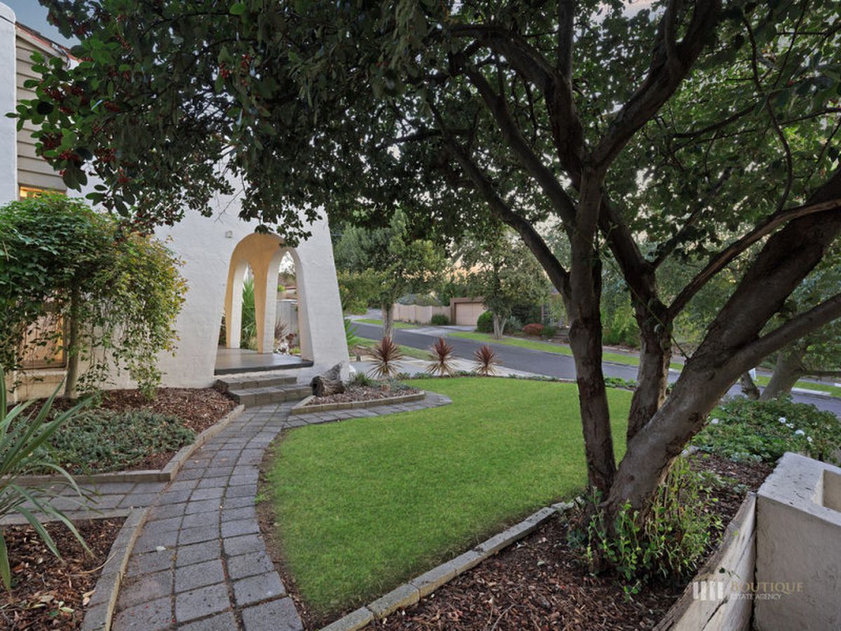 12 Suffolk Road, Dandenong North