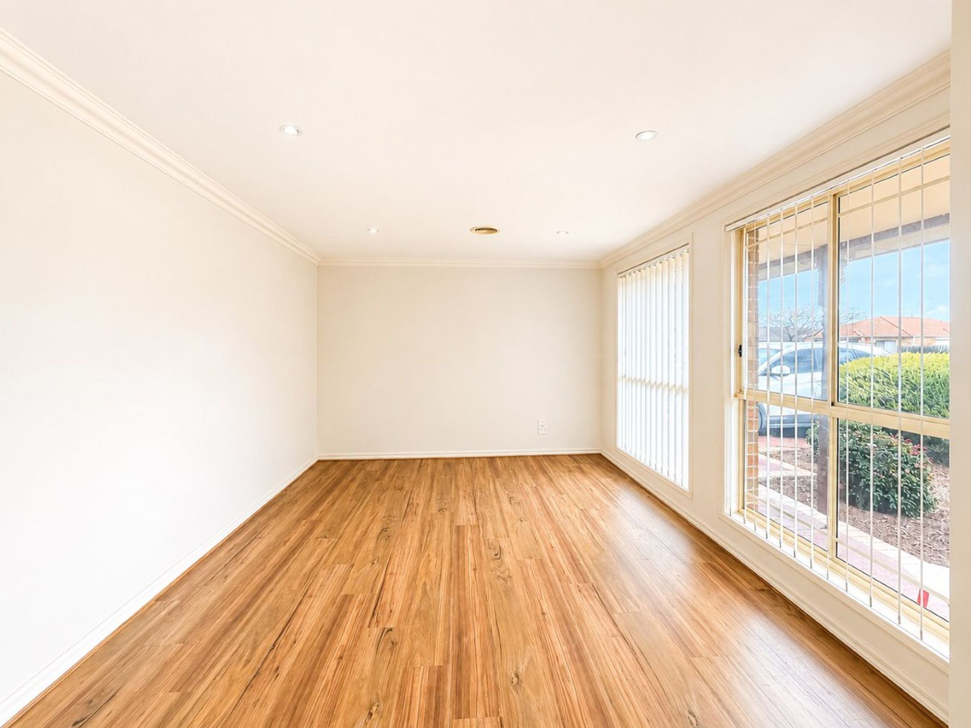 2 / 96 Thames Boulevard, Werribee