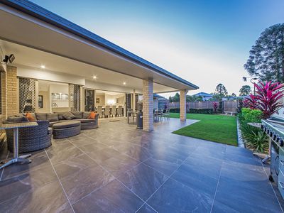 5 Sylvateere Cr, Wakerley