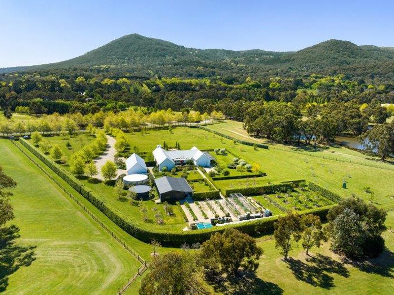 44 Manorina Way, Macedon