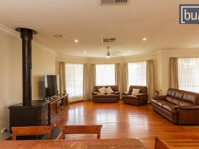 11 Lakeview Drive, Table Top