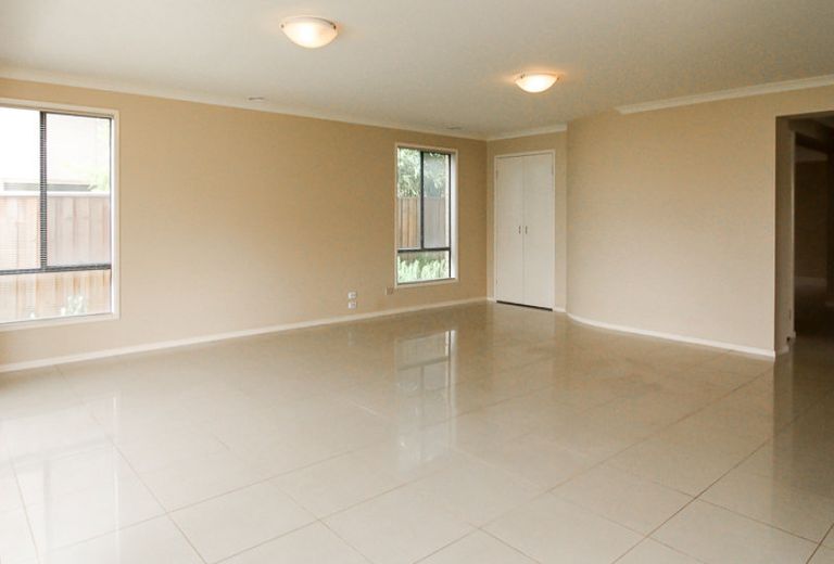 7 Waterstone Cove, Sanctuary Lakes