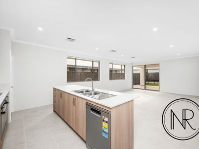 7 Barnevelder Bend, Southern River