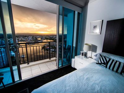3247 / 23 Ferny Avenue, Surfers Paradise