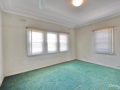77 Sterling Street, Dubbo