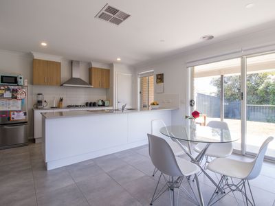 6 & 6a Meander Street, Thurgoona