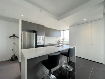 902 / 5 Sterling Circuit, Camperdown