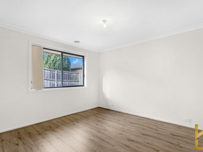 3 Tenax Walk, Manor Lakes
