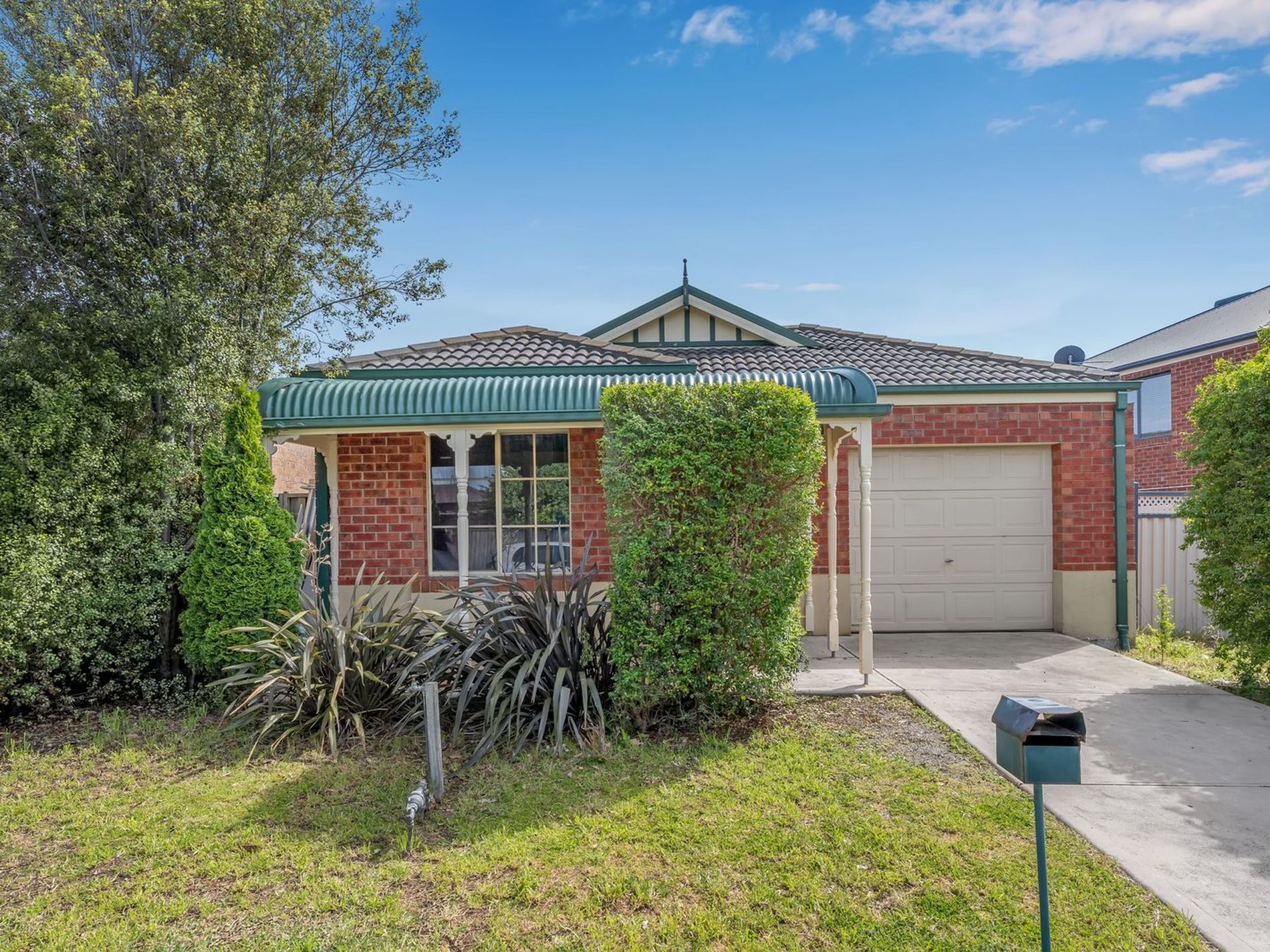 5 French Crescent, Caroline Springs