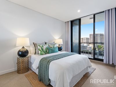 706 / 2 Como Crescent, Southport