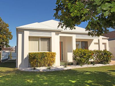 2 Lanai Close, Parrearra