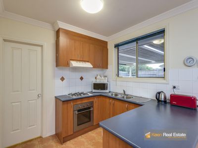 25 Strabane Way, Hampton Park