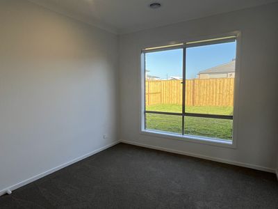 382 Charlemont Road, Armstrong Creek