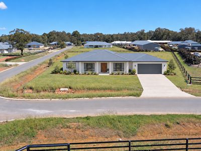 1 Redzel Place, Darling Downs