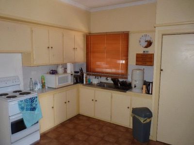8 Sinclair Place, Horsham
