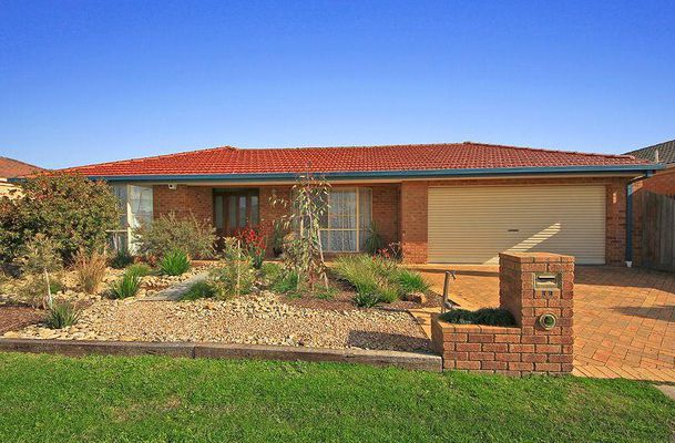 6 Langley Place, Roxburgh Park