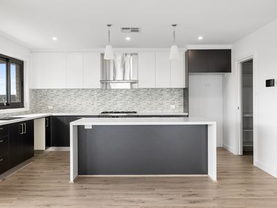 10 Karl Langer Crescent, Taylor