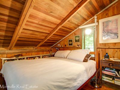 394 Western Avenue, Montville