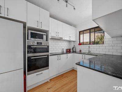 11 / 27 Park Avenue, Westmead