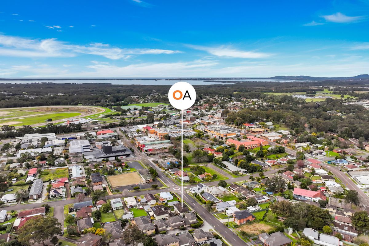 1 / 8 Anzac Avenue, Wyong