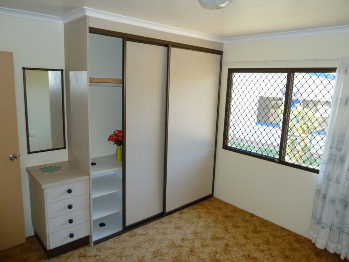 2 / 12 Rita Circt., Atherton