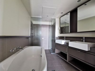 2802 / 9 Waterside Place, Docklands