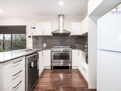 152 Saltwater Promenade, Point Cook