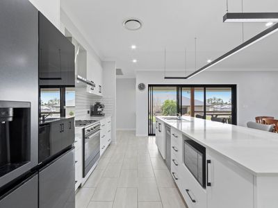 3 Broadway Court, Deebing Heights