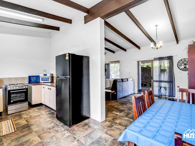 60 Hollywood Boulevard, White Rock