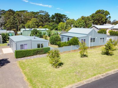 1 Holloway Street, Donovans