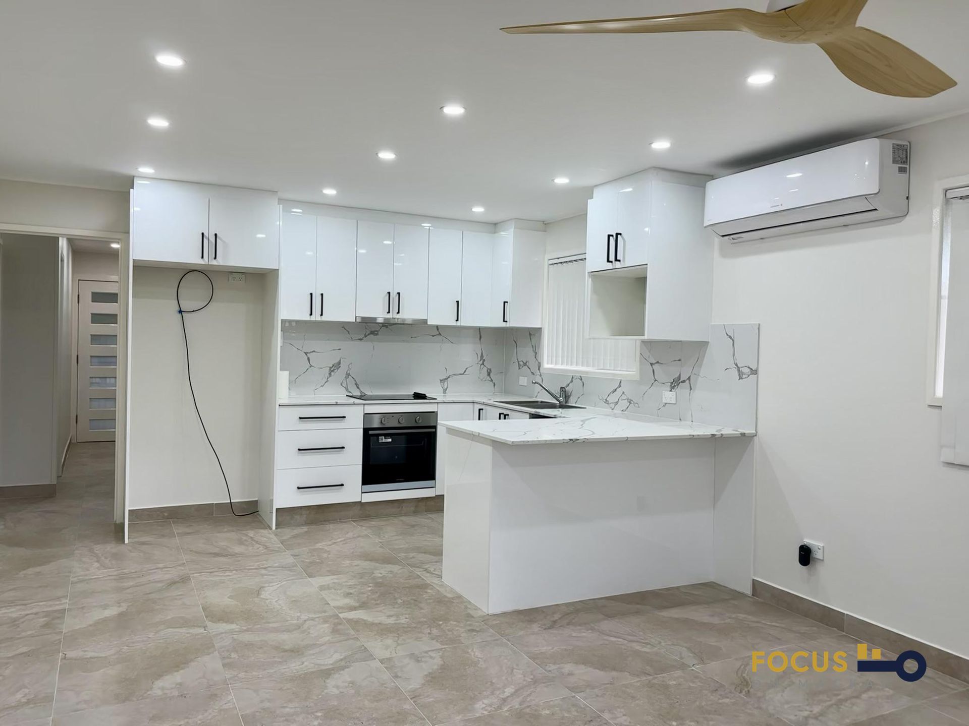 2 / 3 Casuarina Street, Slade Point