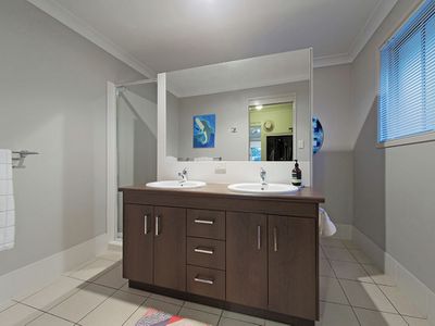 8 Venn Court, Wynnum West