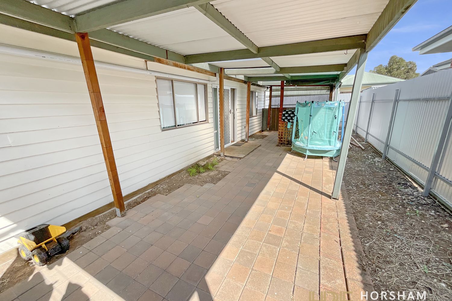 2 / 114 Bennett Road, Horsham