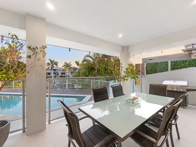 2 Ferrymans Court, Helensvale