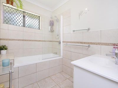 29 Woodlands Drive, Rochedale South
