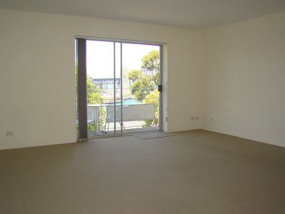 8 / 30 East Crescent Street, Mcmahons Point