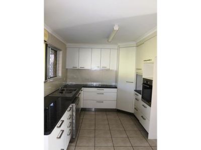 8 Laguna Court, Urangan