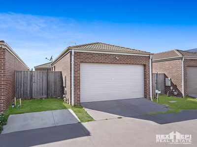 8 Coberley Way, Cranbourne North