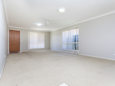 1/3 Lady Bowen Parade, Rothwell