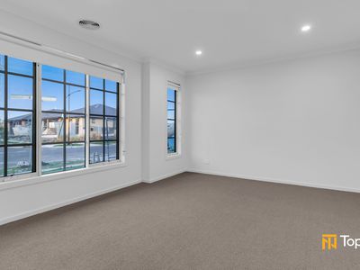8 Prosecco Street, Wollert