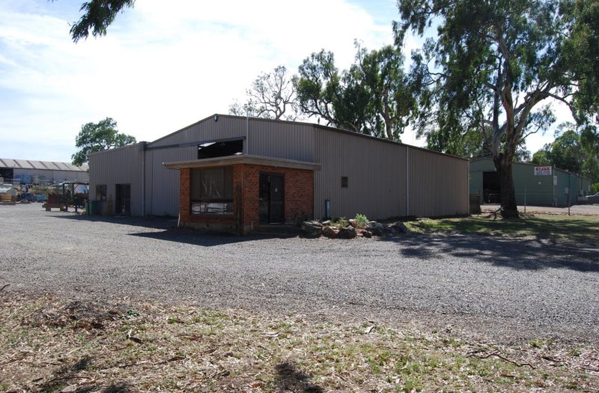 265 Deadhorse Lane, Mansfield Clark & Co Real Estate