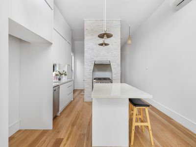 142 North Road, Newport