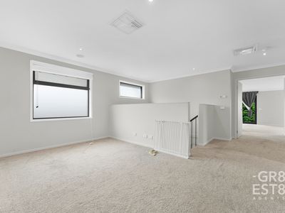 39 Aquatic Drive, Cranbourne West